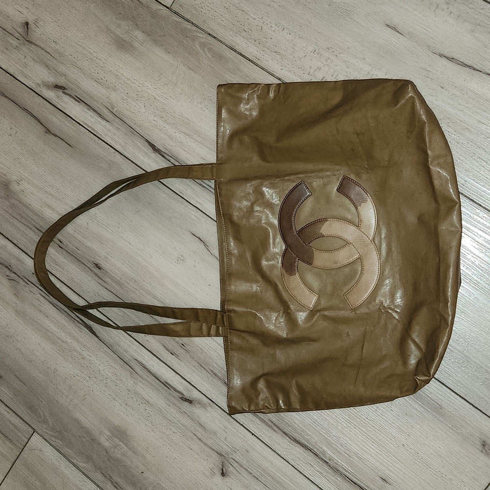 Large Chanel tote bag